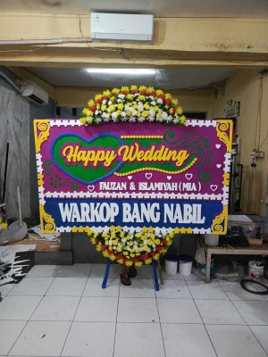 Papan Bunga di Jalan Margonda Depok